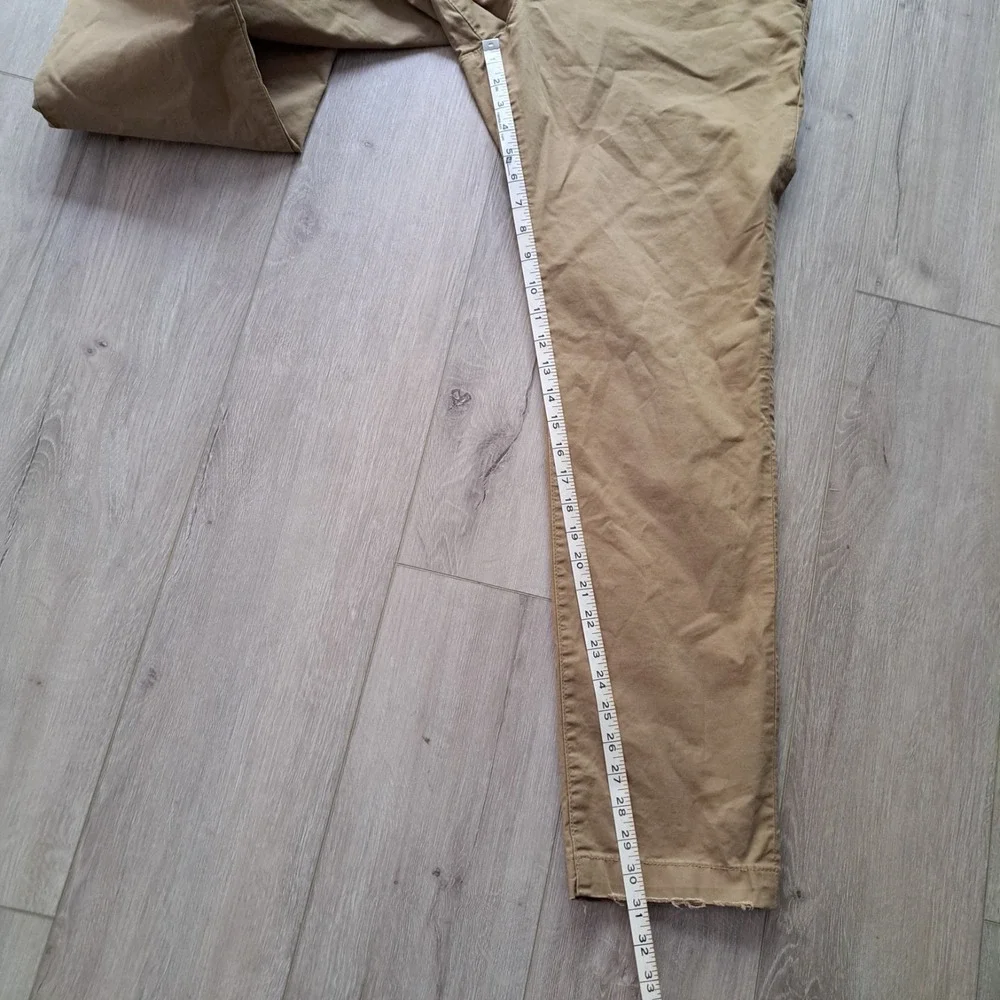 Mens American Eagle 38x31 Slim Lived-In Khakis Pants Flex Beige Brown NWT